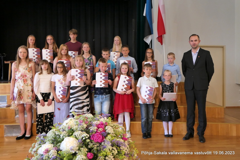 Vallavanem tunnustab parimaid õpilasi - P1680879.JPG P1680879.JPG